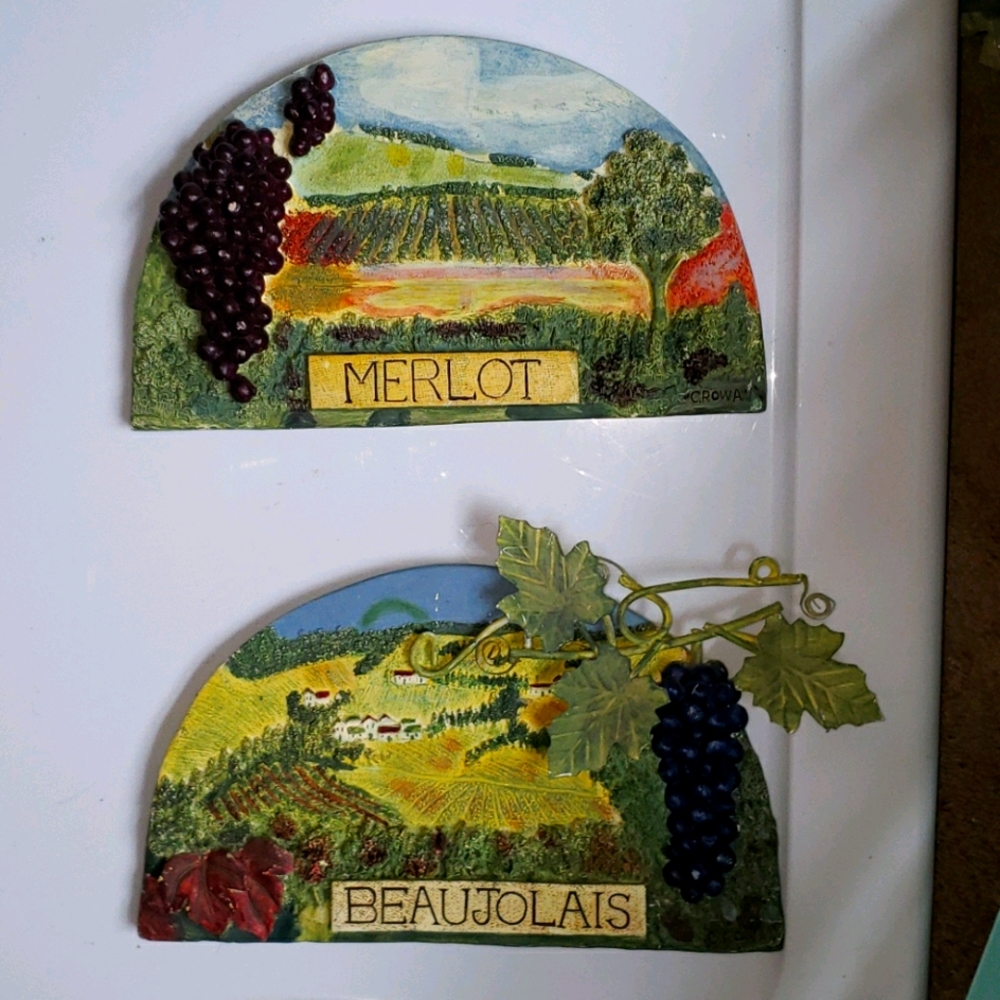 🥳Pair of 3-D Decorative Vineyard Plaques